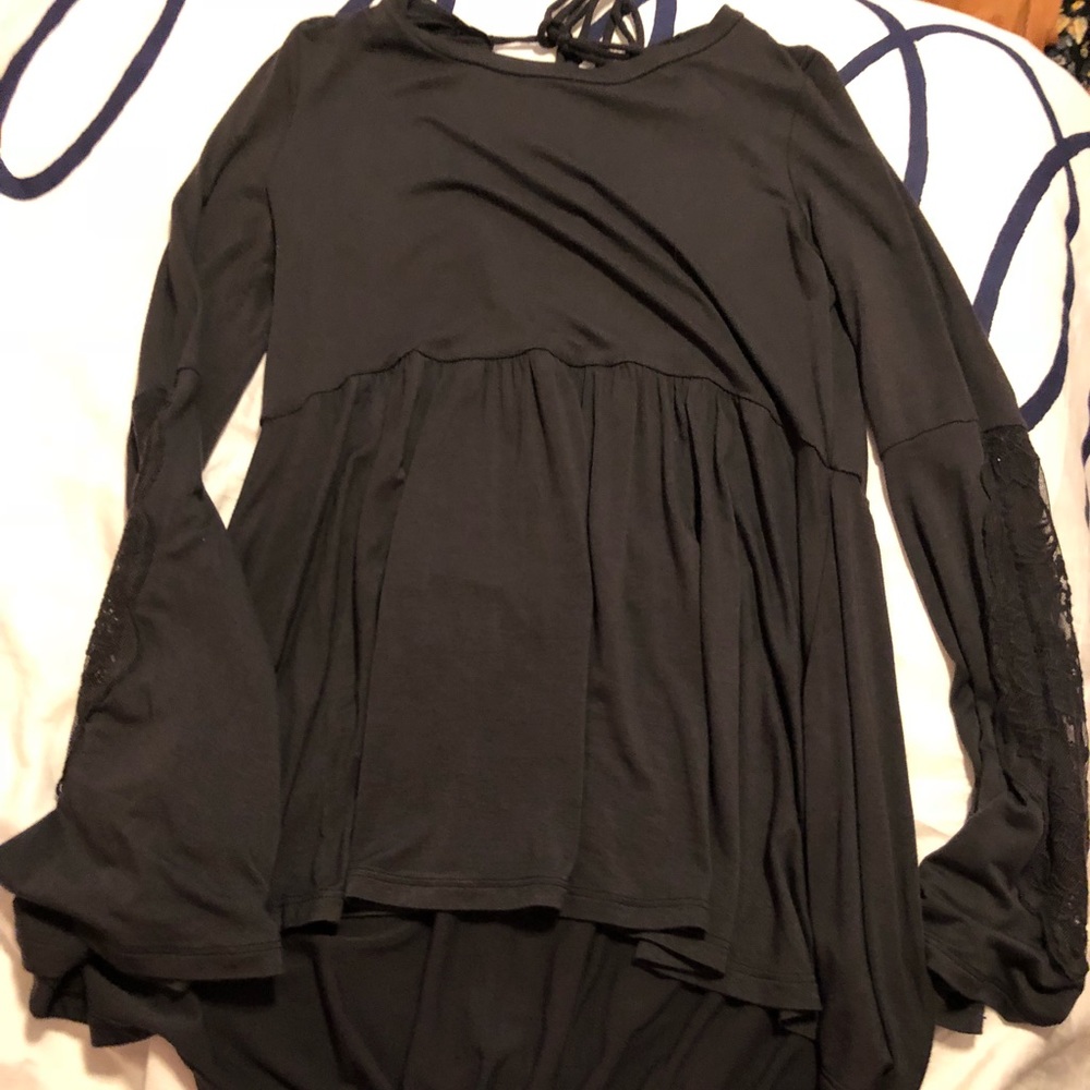 Gray Bell Sleeve Open Back AEO Top